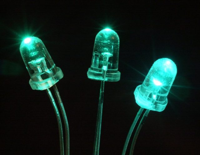 Scientists invent eco-friendly super light bulb